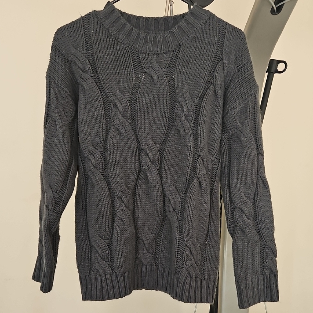 #3684 SHEIN Gray Crewneck Sweater with Cable Knit Design